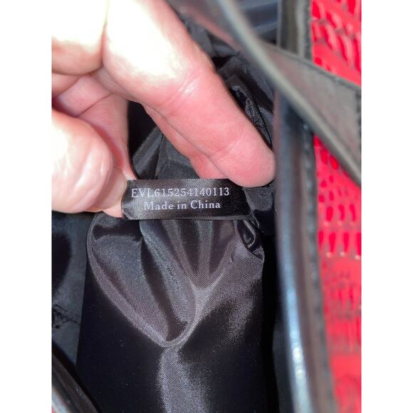 Miche Vegan Leather Tote Bag - In Vibrant Red - Embossed Croc Pattern - Picture 9 of 11